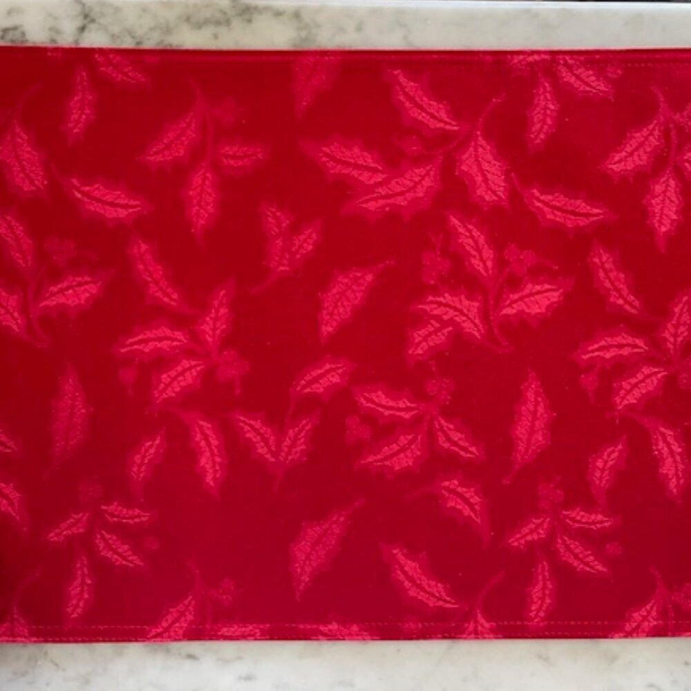 LENOX Holly Jacquard Damask Red Placemats (4) - Picture 5 of 11